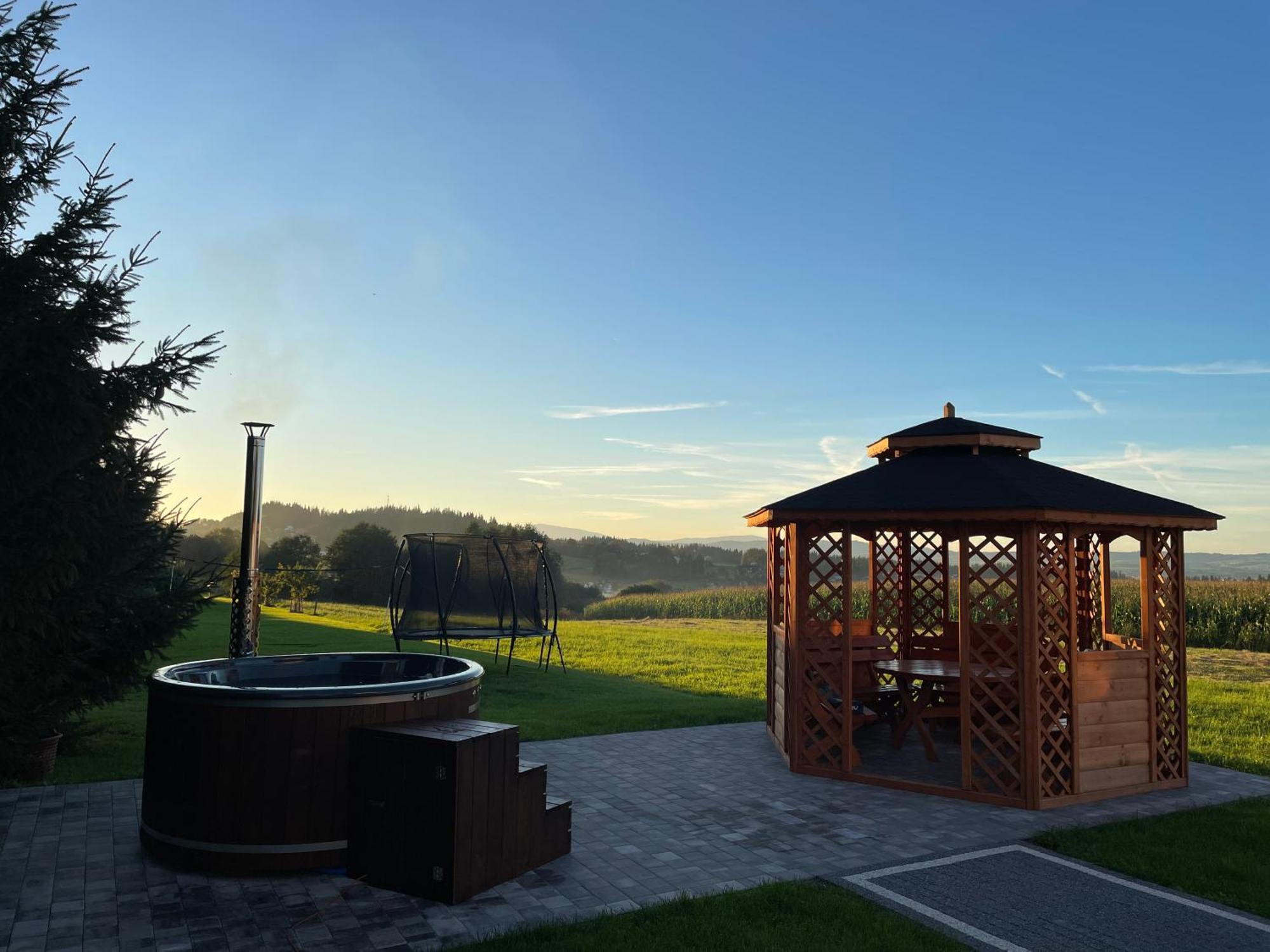 Stylove Domki Banska Nizna Domki Z Jacuzzi ภายนอก รูปภาพ